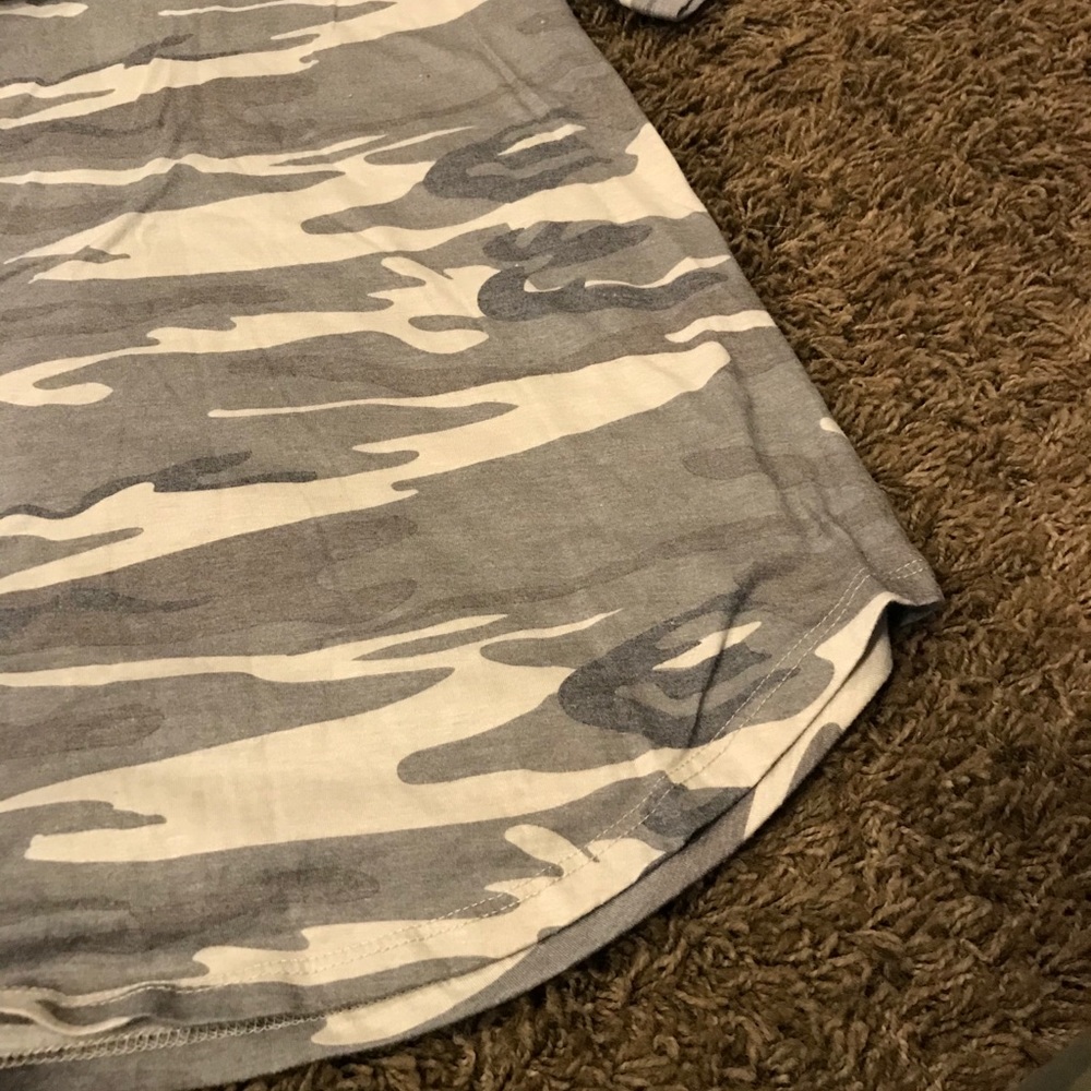 CAMO tee - Picture 3 of 3